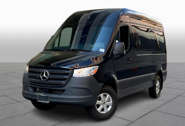 Mercedes Mini Van on Rent in Delhi NCR | Sehgal Transport